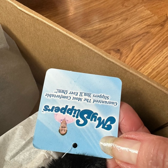 ComfySlippers Women's Black Slippers - Picture 4 of 6